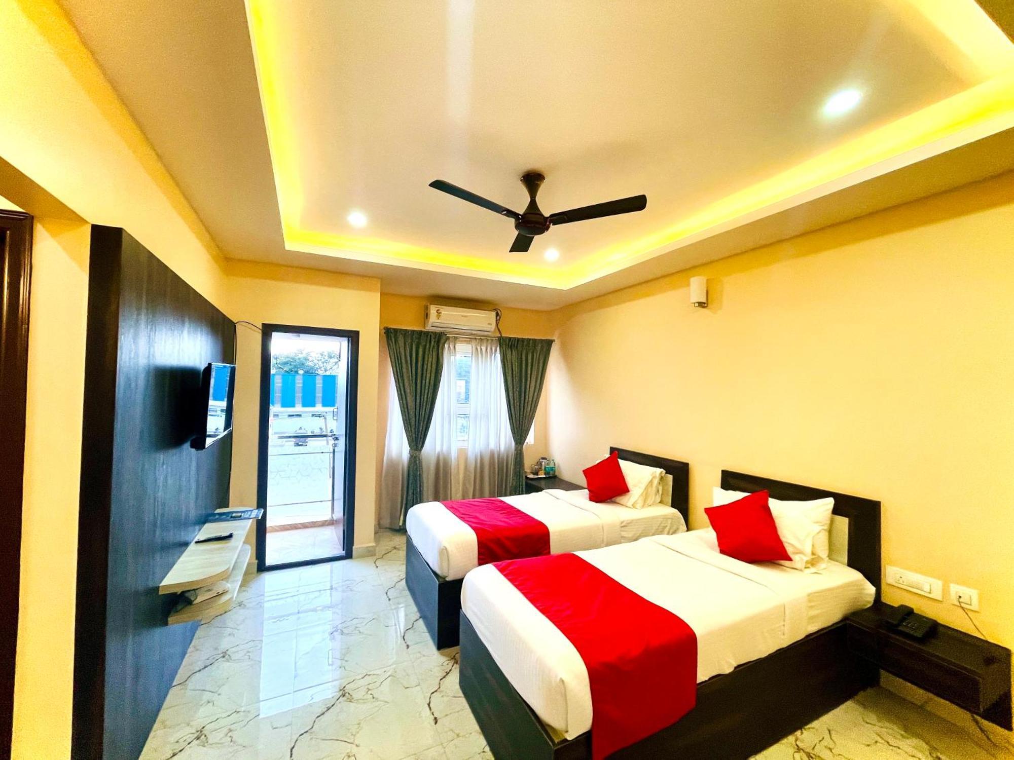 Aura By Agira Hotels Yelahanka Bagian luar foto