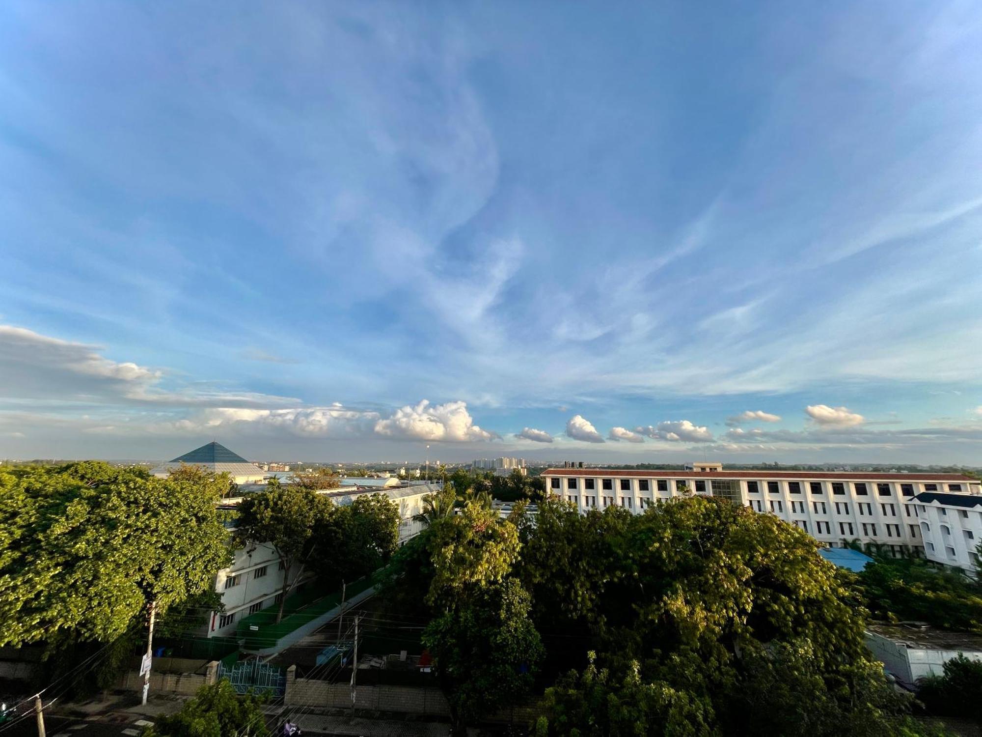 Aura By Agira Hotels Yelahanka Bagian luar foto