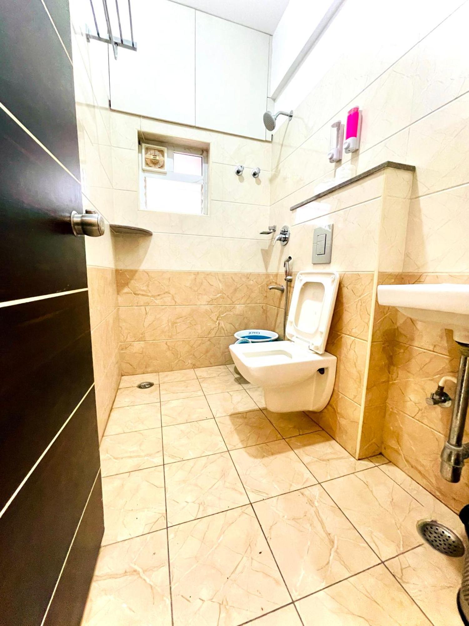 Aura By Agira Hotels Yelahanka Bagian luar foto
